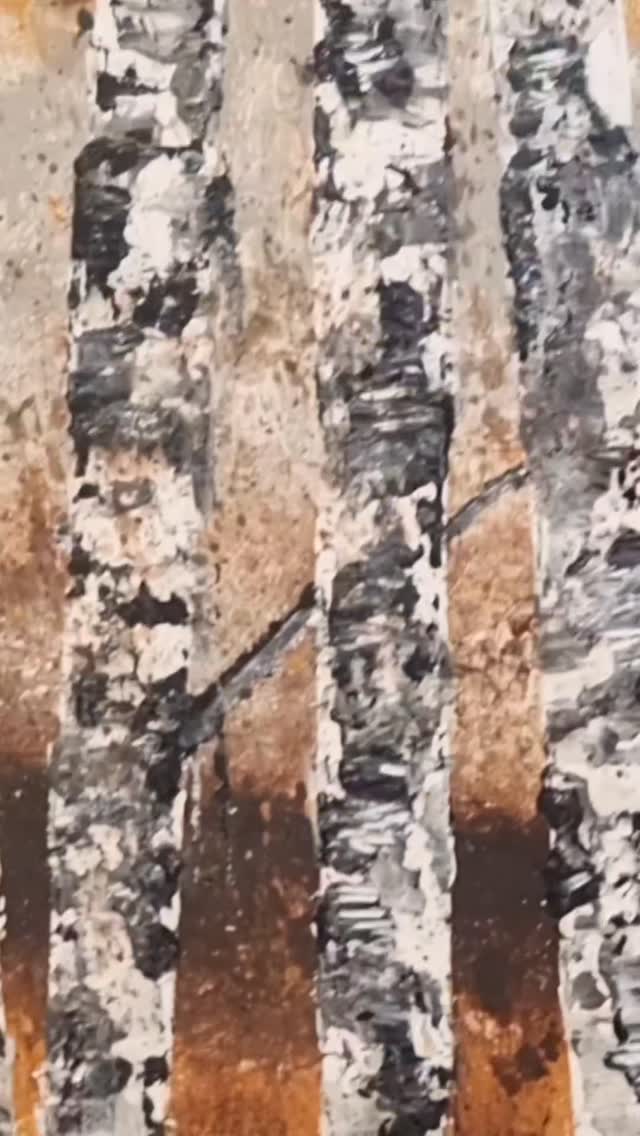 Björkar. Det har blivit några olika färgsatta björkar genom åren. Så kul att måla och få fram strukturen och i olika färgsättningar.. Denna blev i guld/koppar tema. Dessa är också i återbrukat matrial av två gamla tavlor från ikea. 

#camillathelin 
#konstnär 
#