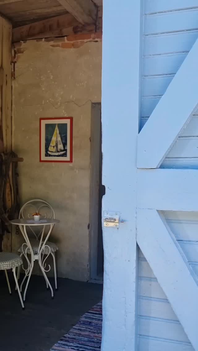 Jag ställer ut på under veckan. Det är öppet 11-16
Loppis, fika, museum och konst. Jättemysigt ställe, man kan sitta ute eller inne. Leksaker att låna för barnen och stor Loppis, ja verkligen värt ett besök. Mycket att titta på och goa tunnbröd mackor.....Hembakat såklart.
#camillathelin
#designer
#konstnär
#konsttillsalu
